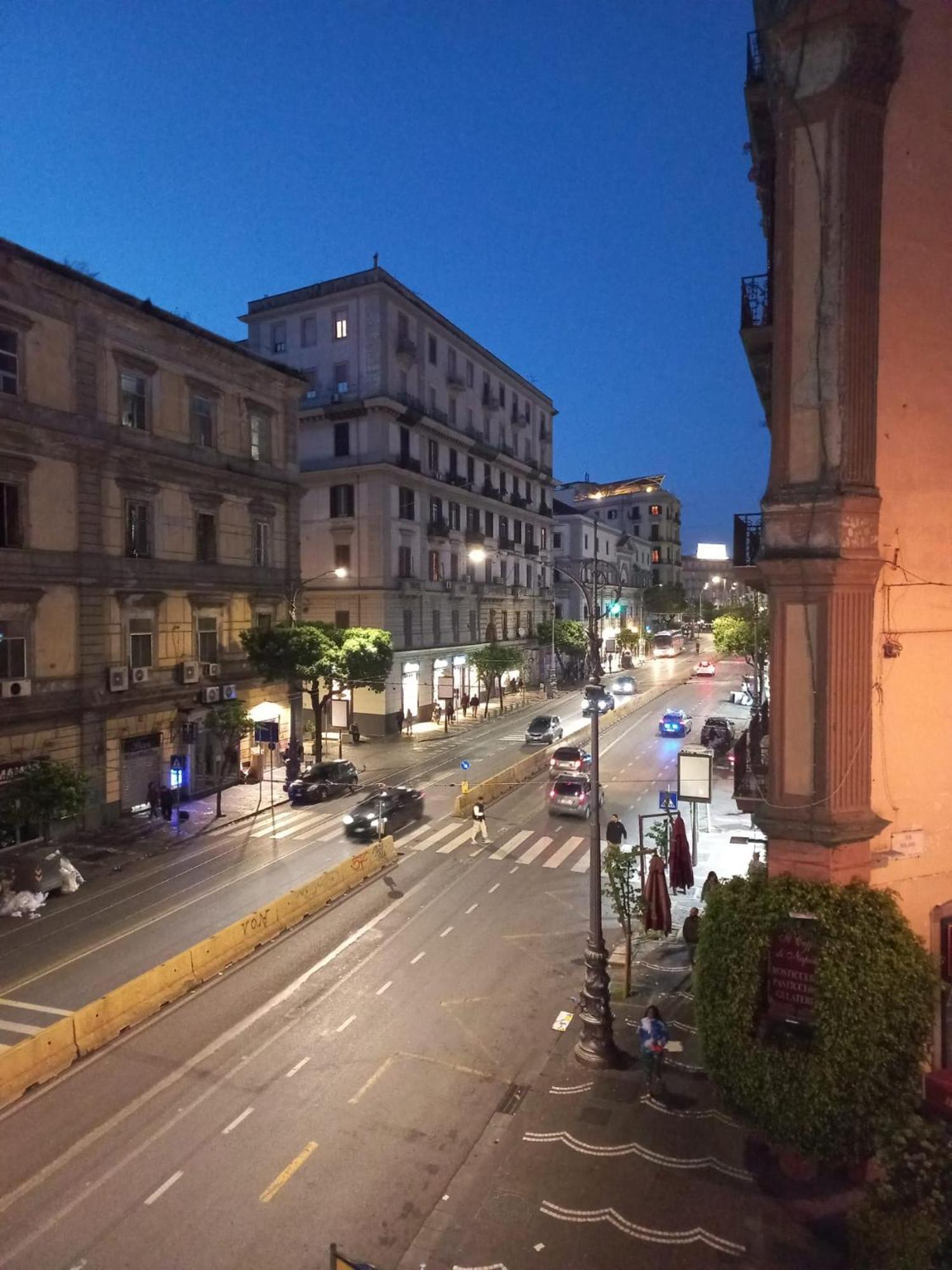 La Dimora Di Cinzia Διαμέρισμα Νάπολη Εξωτερικό φωτογραφία